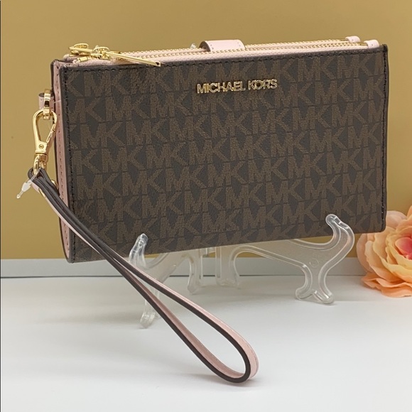 Michael Kors Handbags - MICHAEL KORS LARGE DOUBLE ZIP WRISTLET POWDER